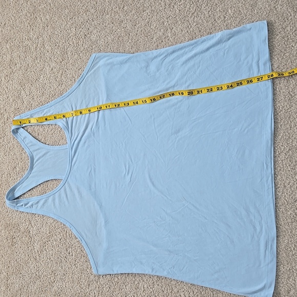 Old Navy Active Go Dry Tanks Bundle of 4 - Picture 6 of 10